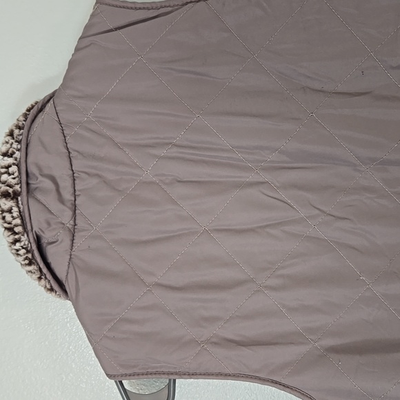 Thread & Supply | Sherpa Gray Reversible Vest Size Medium - Picture 4 of 8